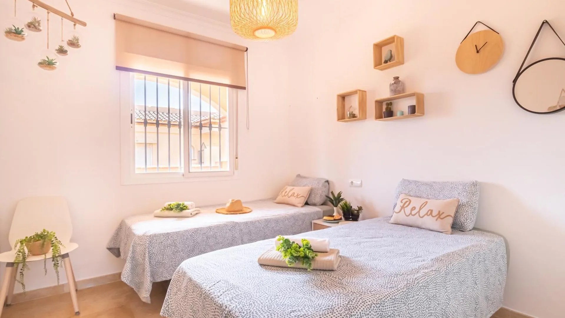 Luxury Mijas Golf, Pool & Pet Retreat - Happy Rentals ספרד