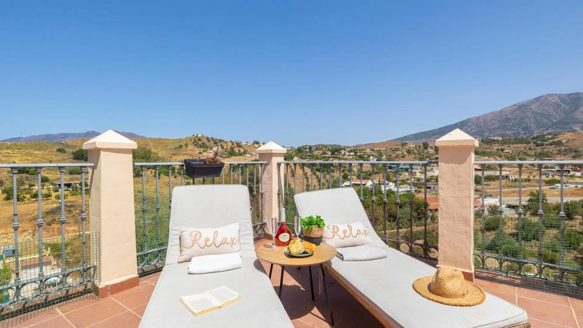 דירה Luxury Mijas Golf, Pool & Pet Retreat - Happy Rentals